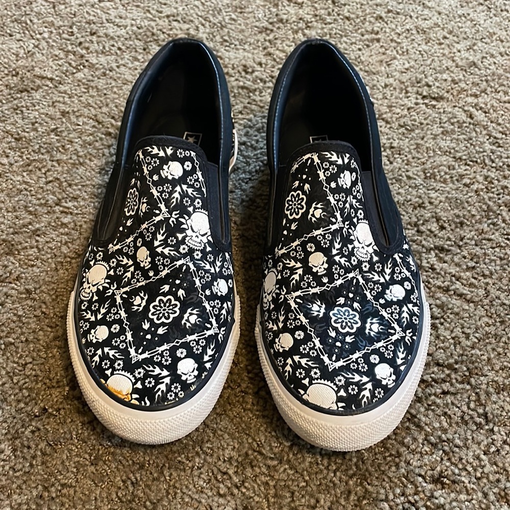 Converse All Star Slip On Shoes - Mens Size 11 - Good used condition